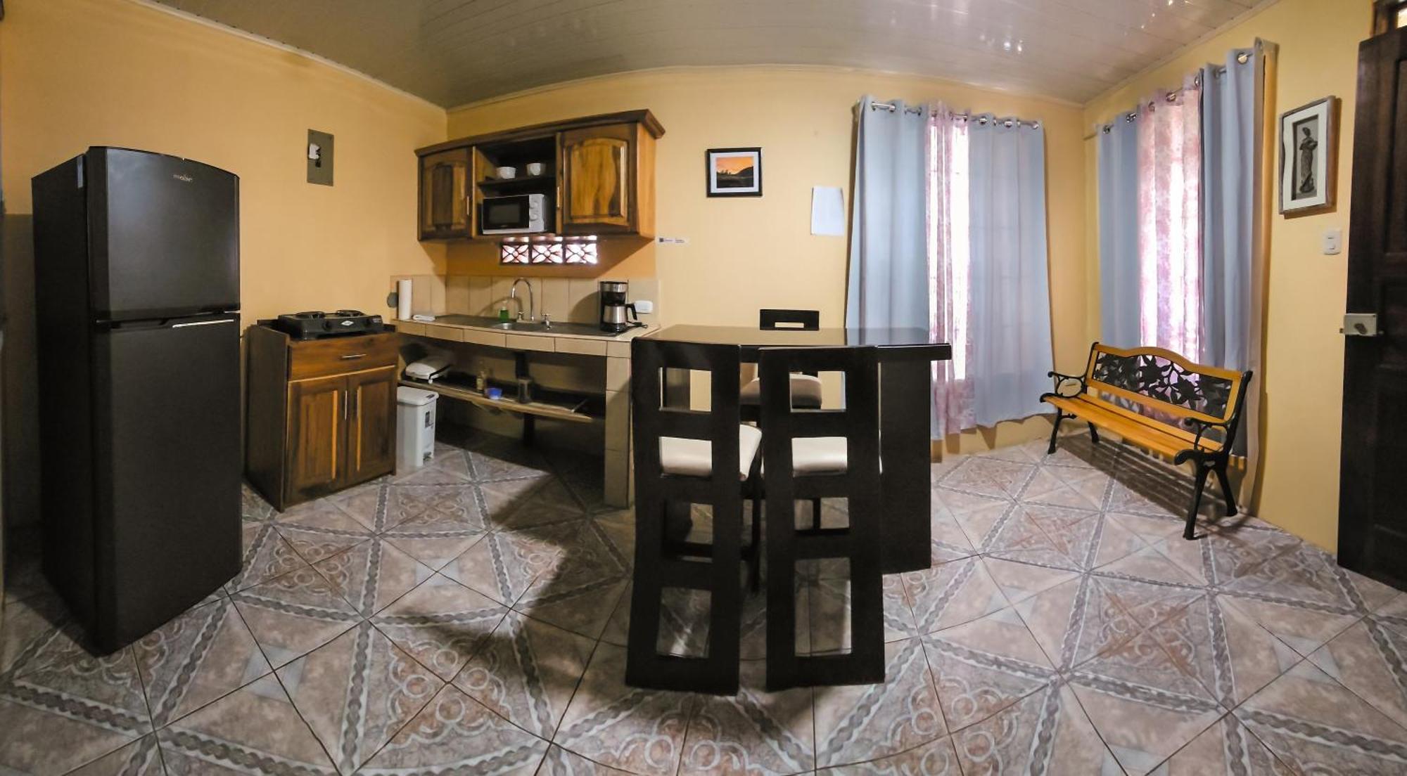 Apartamento Daly #1 Guápiles Buitenkant foto